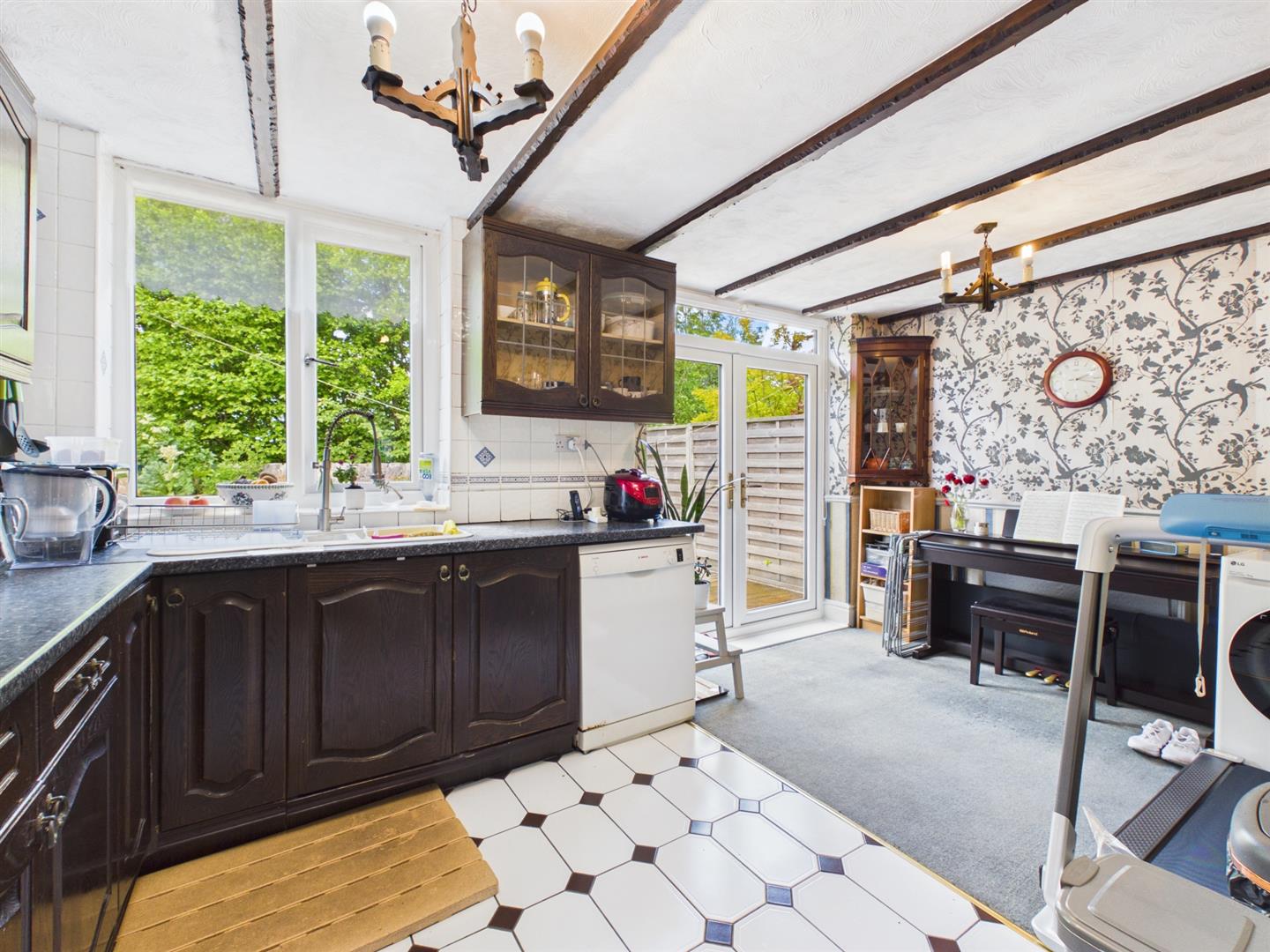 27 Parkfield Drive, Lancaster LA1 4BT